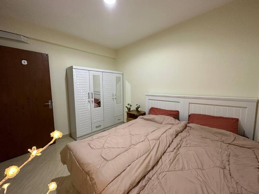 One Private Sharing Flat 31 3 Apartment *